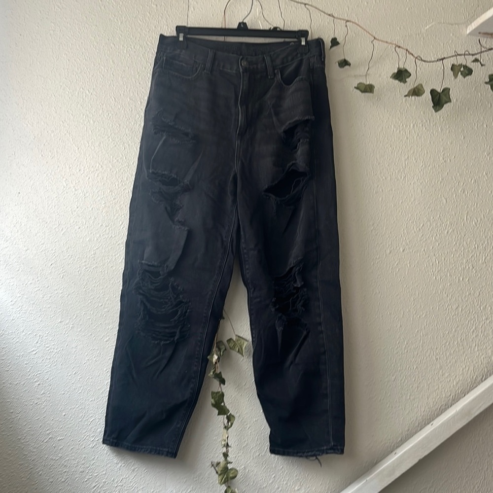 American Eagle dark distressed straight leg jeans size 8